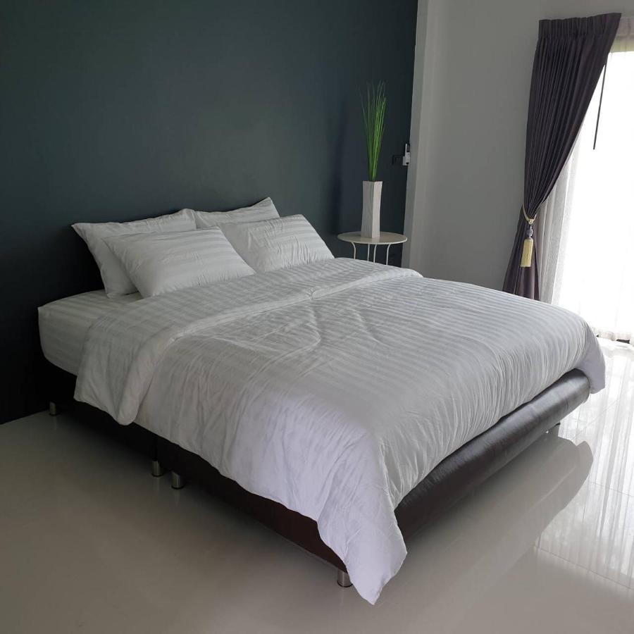 De Vine House Hotell Roi Et Exteriör bild
