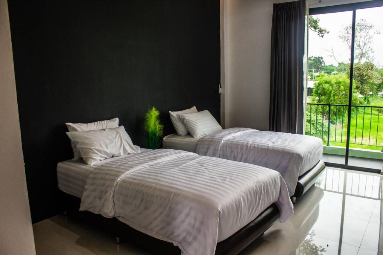 De Vine House Hotell Roi Et Exteriör bild