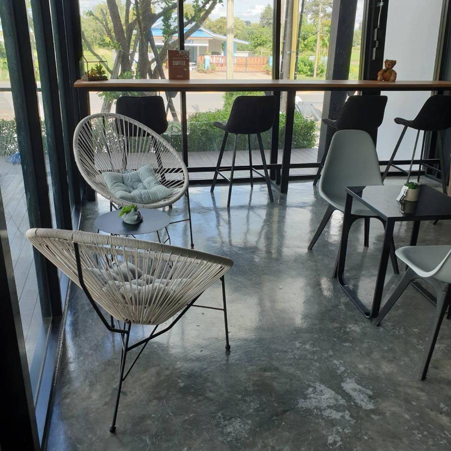 De Vine House Hotell Roi Et Exteriör bild