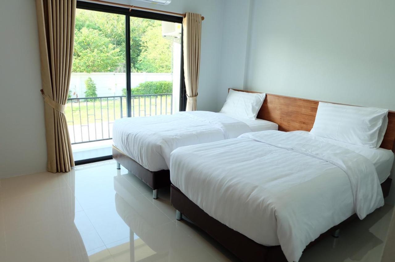 De Vine House Hotell Roi Et Exteriör bild