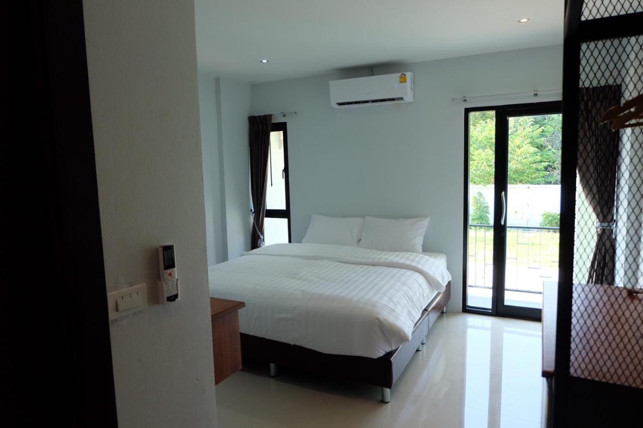 De Vine House Hotell Roi Et Exteriör bild